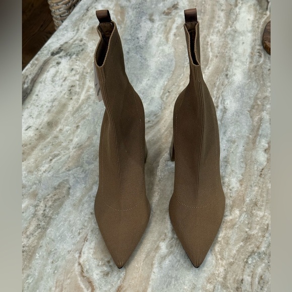 NWT Women’s ZARA Beige Fabric Geometric heeled ankle boot- Size 37 - Picture 7 of 10